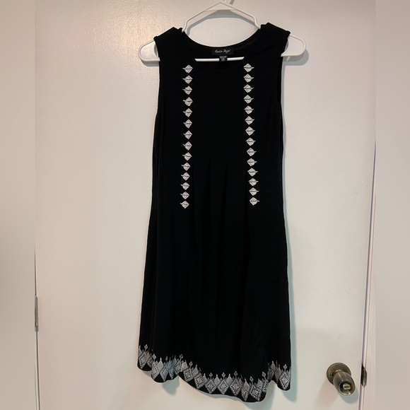 Charlie Paige black sleeveless dress. Size 5/M - Picture 2 of 7